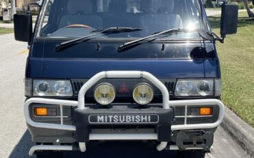 Mitsubishi-Delica-1995-Minivan-3