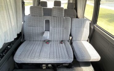 Mitsubishi-Delica-1995-Minivan-31