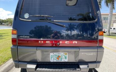 Mitsubishi-Delica-1995-Minivan-33