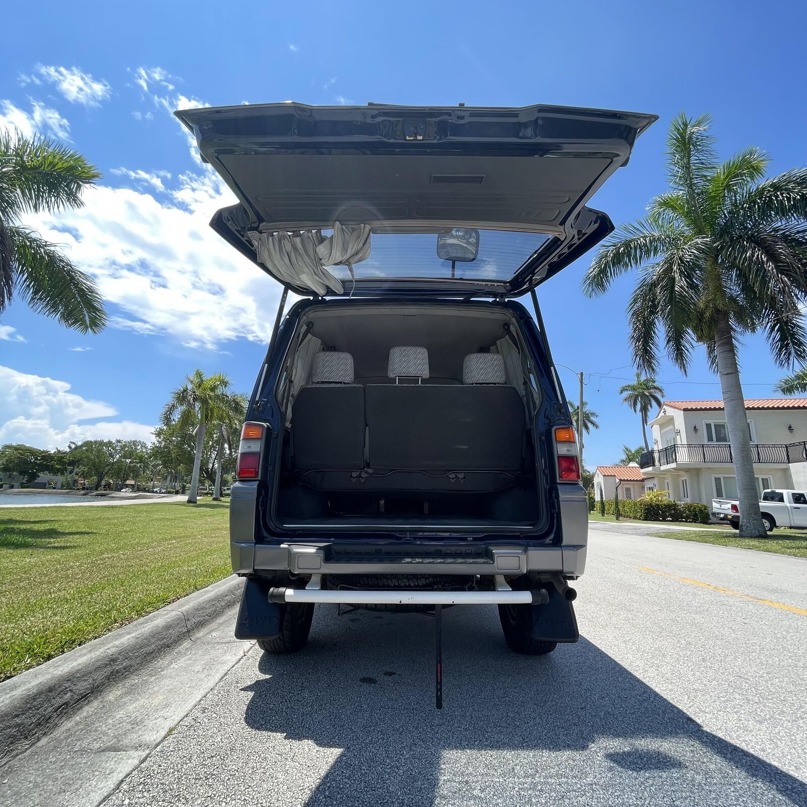 Mitsubishi-Delica-1995-Minivan-34