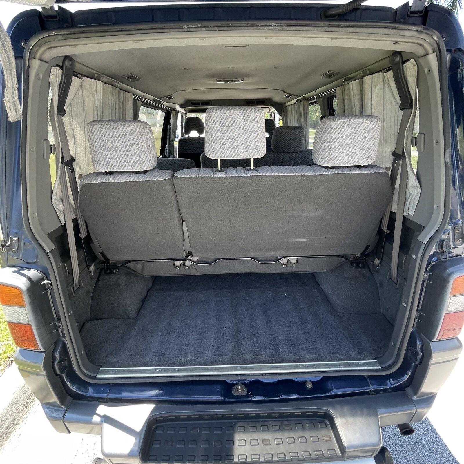 Mitsubishi-Delica-1995-Minivan-36