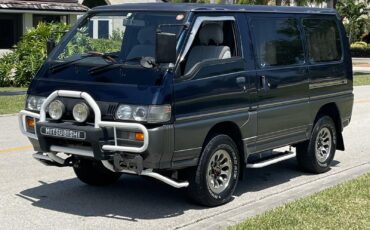 Mitsubishi-Delica-1995-Minivan-5