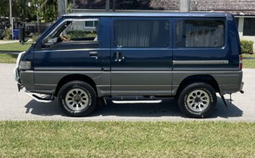 Mitsubishi-Delica-1995-Minivan-6