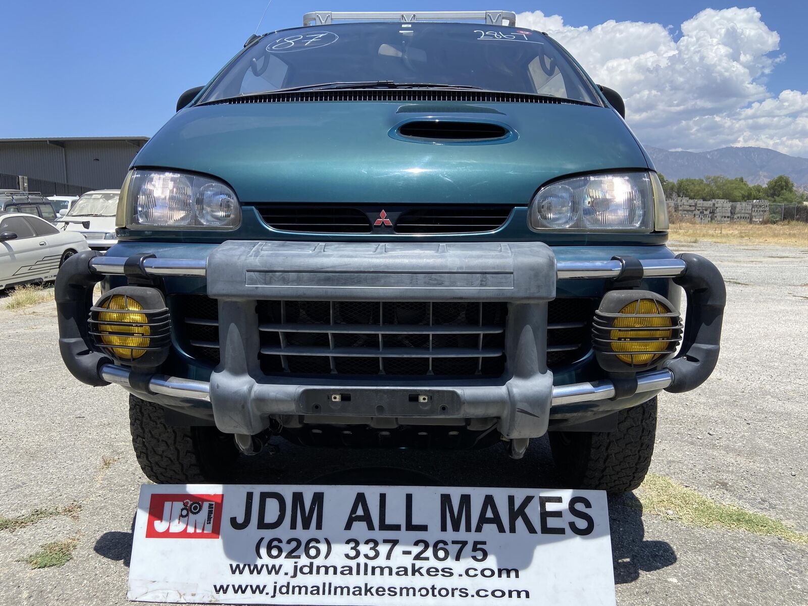 Mitsubishi-Delica-1995-Van-2