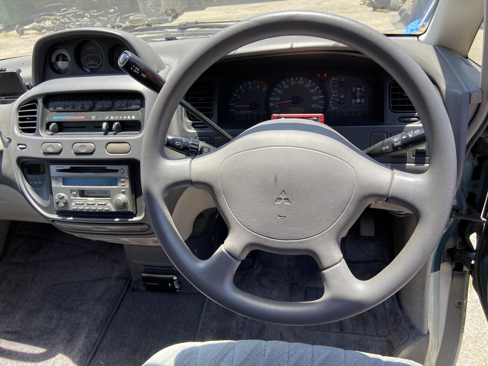 Mitsubishi-Delica-1995-Van-26