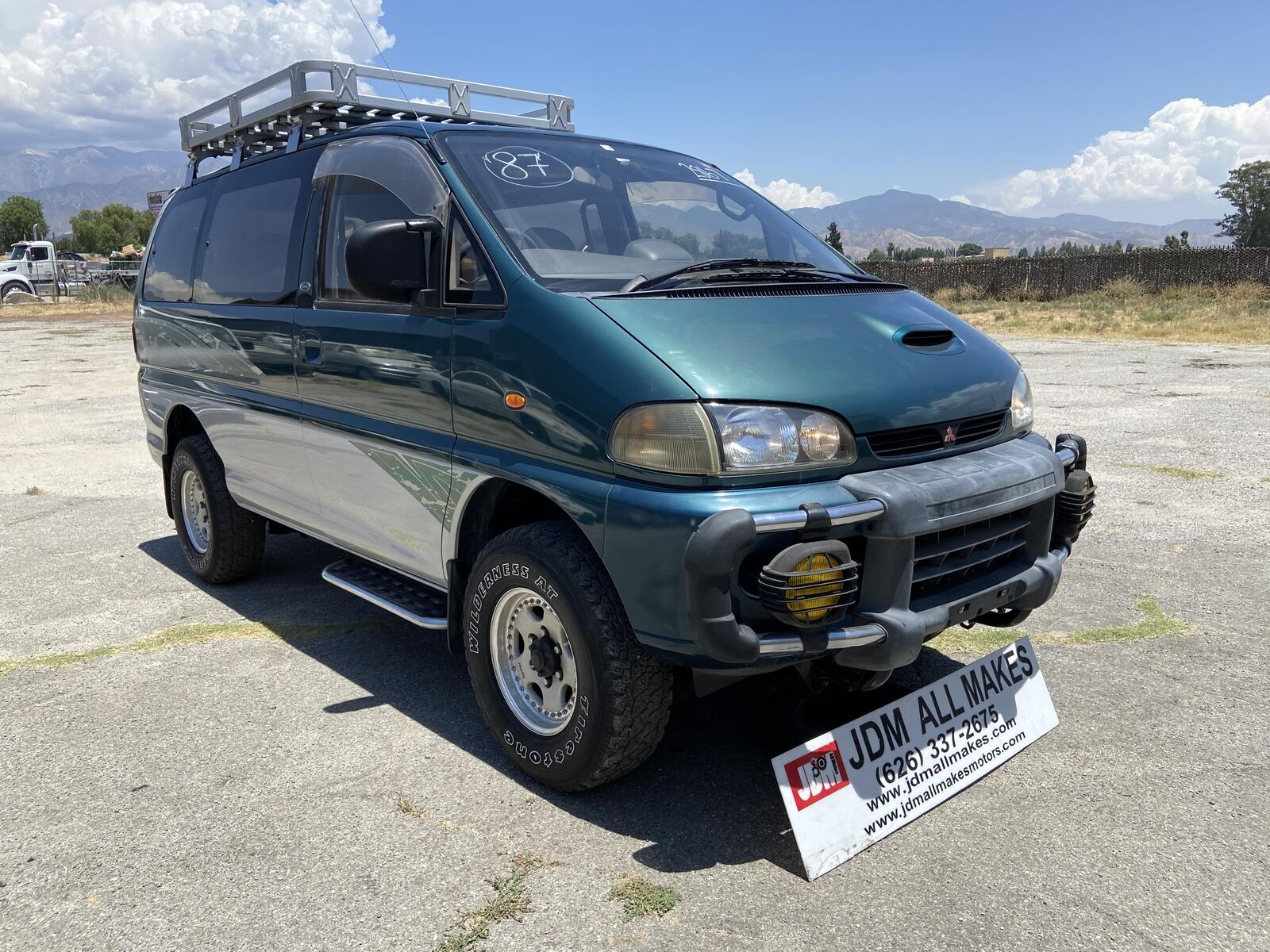 Mitsubishi-Delica-1995-Van
