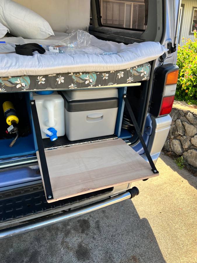 Mitsubishi-Delica-l300-diesel-1992-blue-18