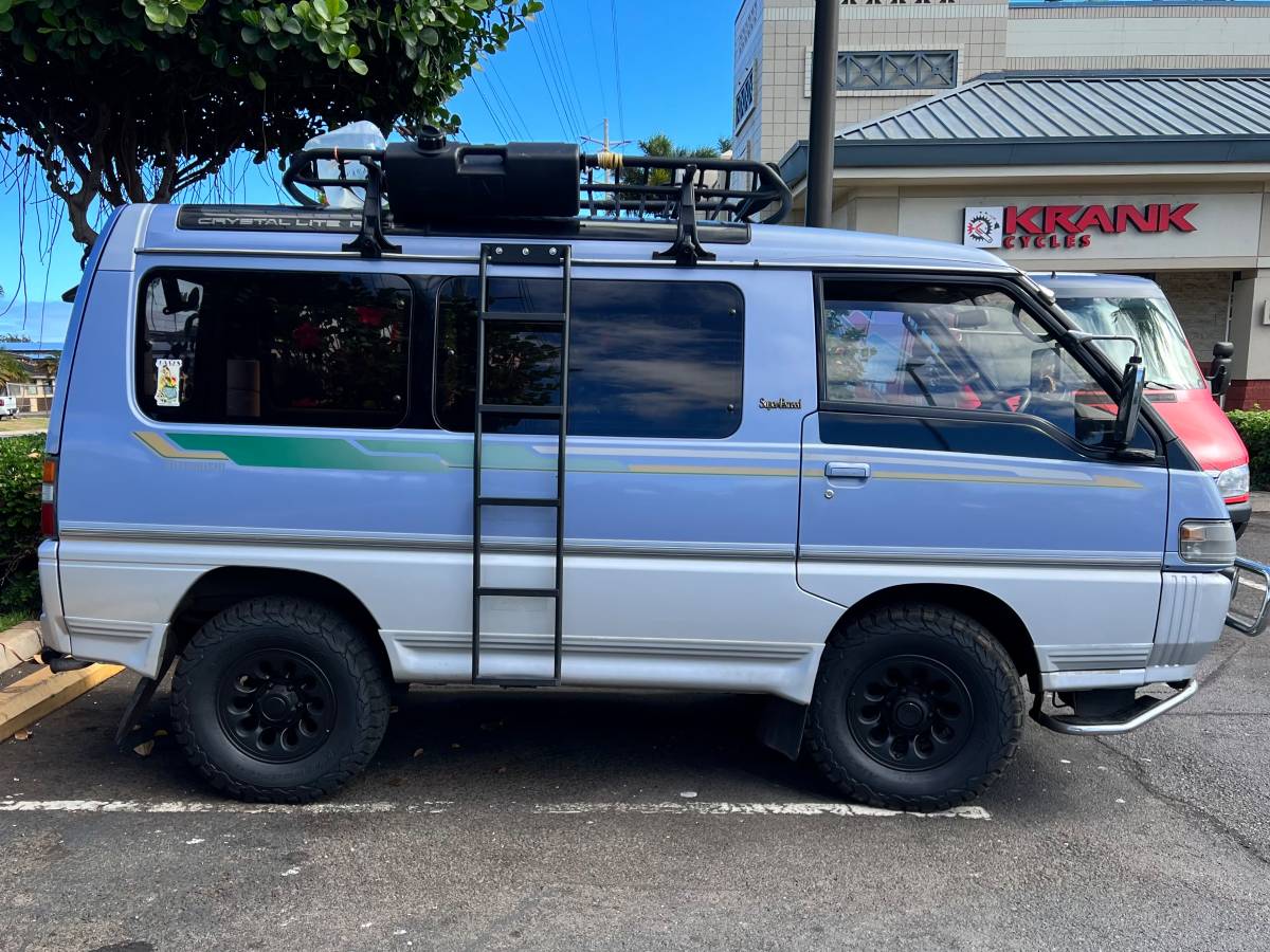 Mitsubishi-Delica-l300-diesel-1992-blue-3