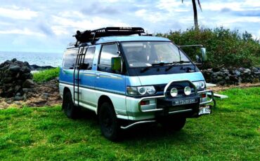 Mitsubishi-Delica-l300-diesel-1992-blue