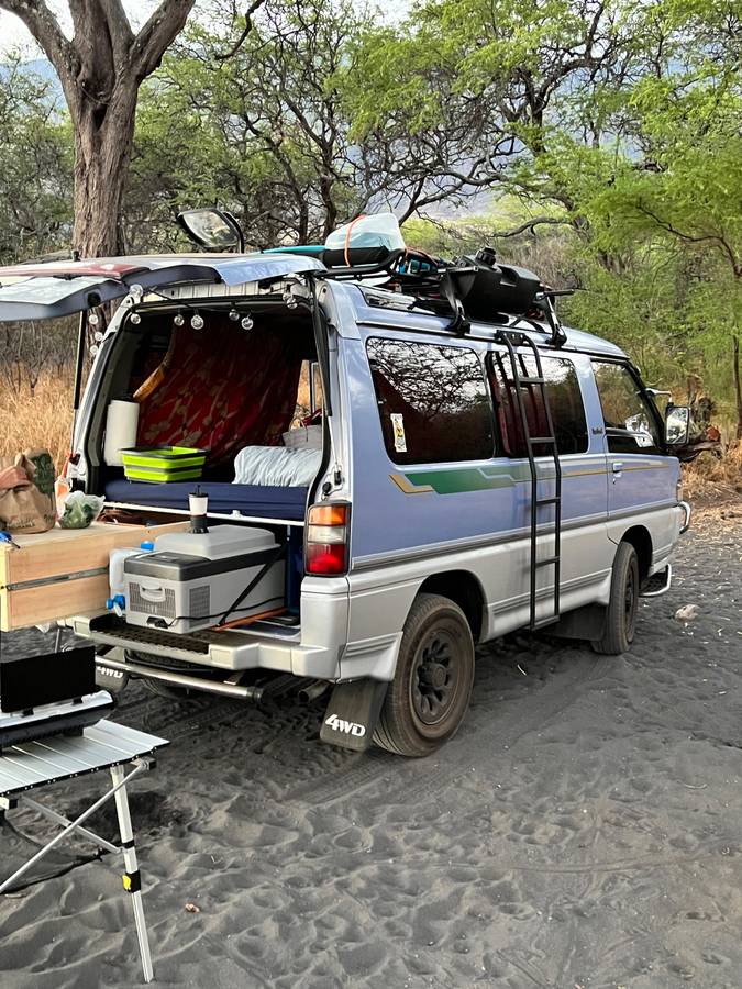 Mitsubishi-Delica-l300-diesel-1992-blue-8