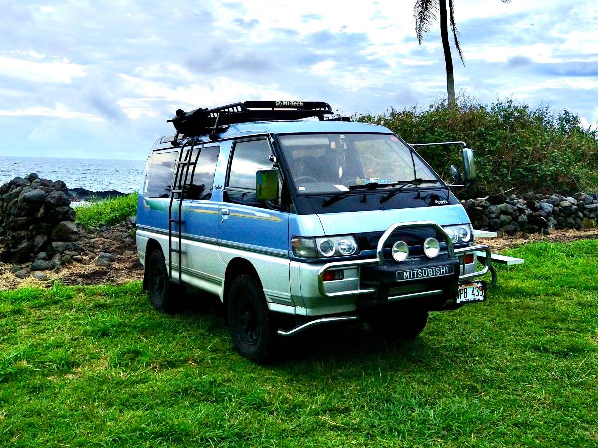 Mitsubishi-Delica-l300-diesel-1992-blue