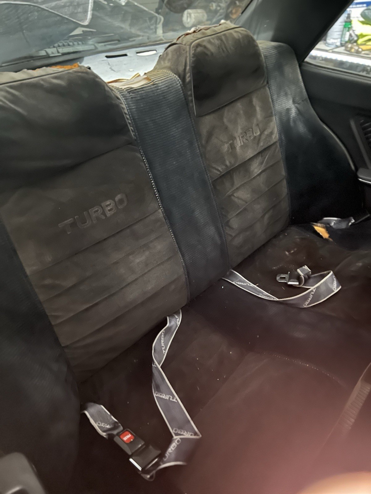 Mitsubishi-Lancer-1986-Sedan-10