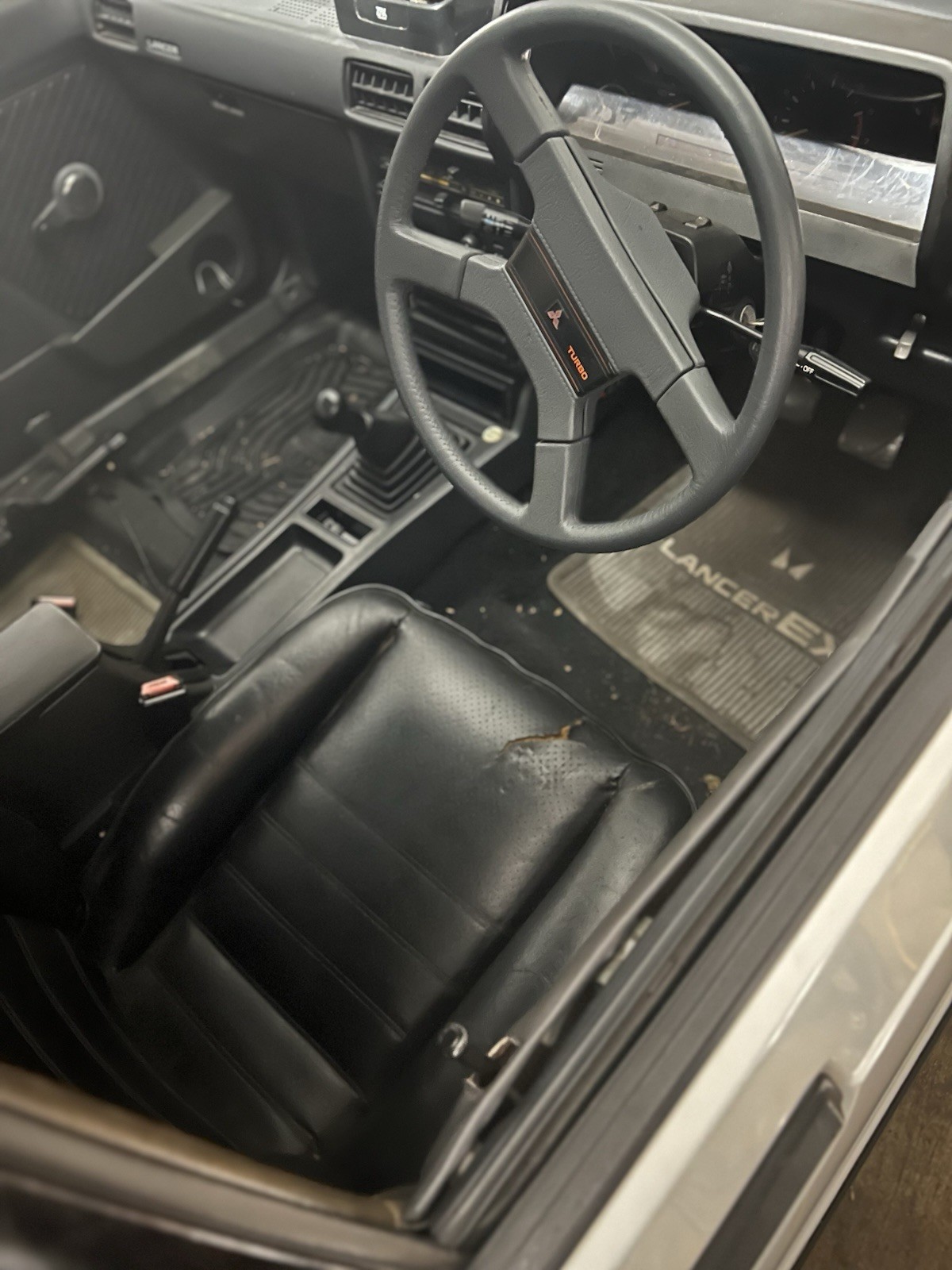 Mitsubishi-Lancer-1986-Sedan-13