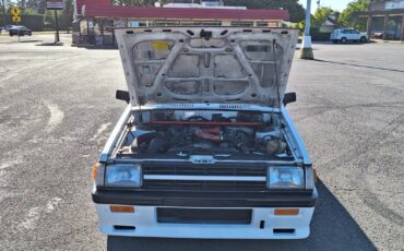 Mitsubishi-Lancer-1986-Sedan-4