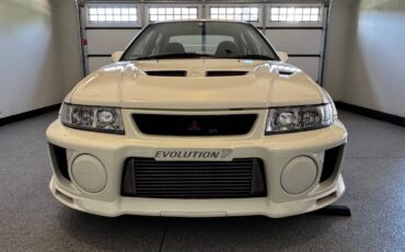 Mitsubishi-Lancer-evolution-v-1991-white-1