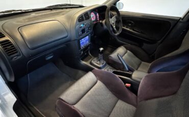 Mitsubishi-Lancer-evolution-v-1991-white-11