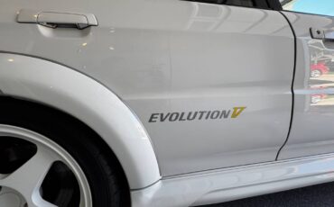 Mitsubishi-Lancer-evolution-v-1991-white-13