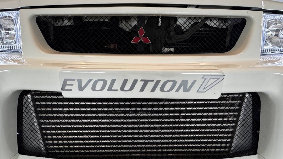 Mitsubishi-Lancer-evolution-v-1991-white-16