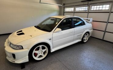 Mitsubishi-Lancer-evolution-v-1991-white