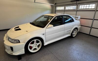Mitsubishi Lancer evolution v  1991 white