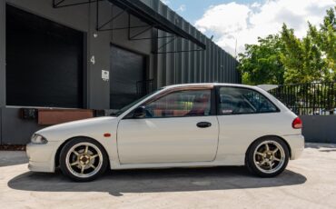 Mitsubishi-Mirage-1995-Hatchback-1