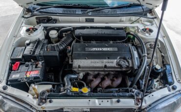 Mitsubishi-Mirage-1995-Hatchback-17