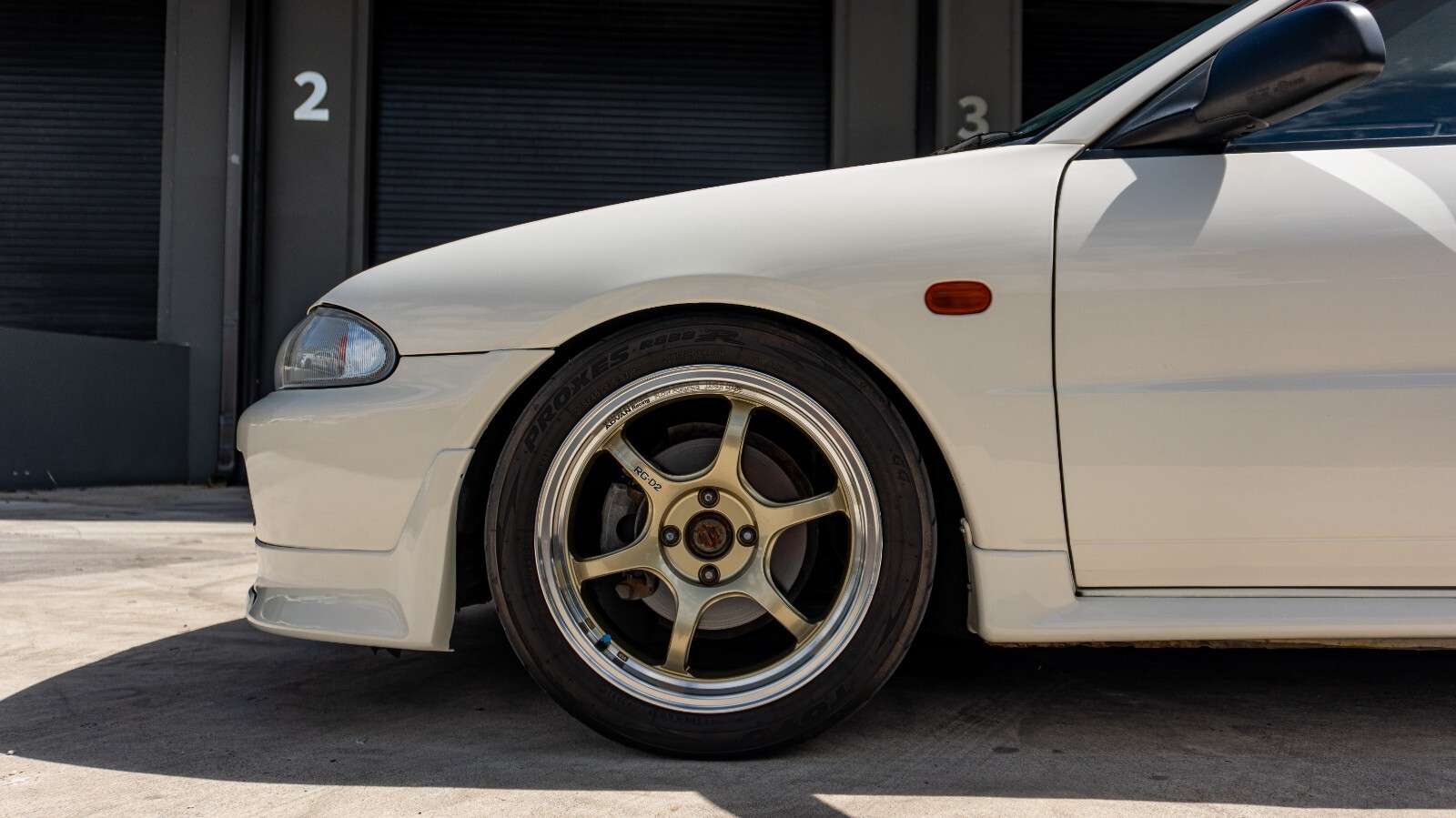 Mitsubishi-Mirage-1995-Hatchback-2