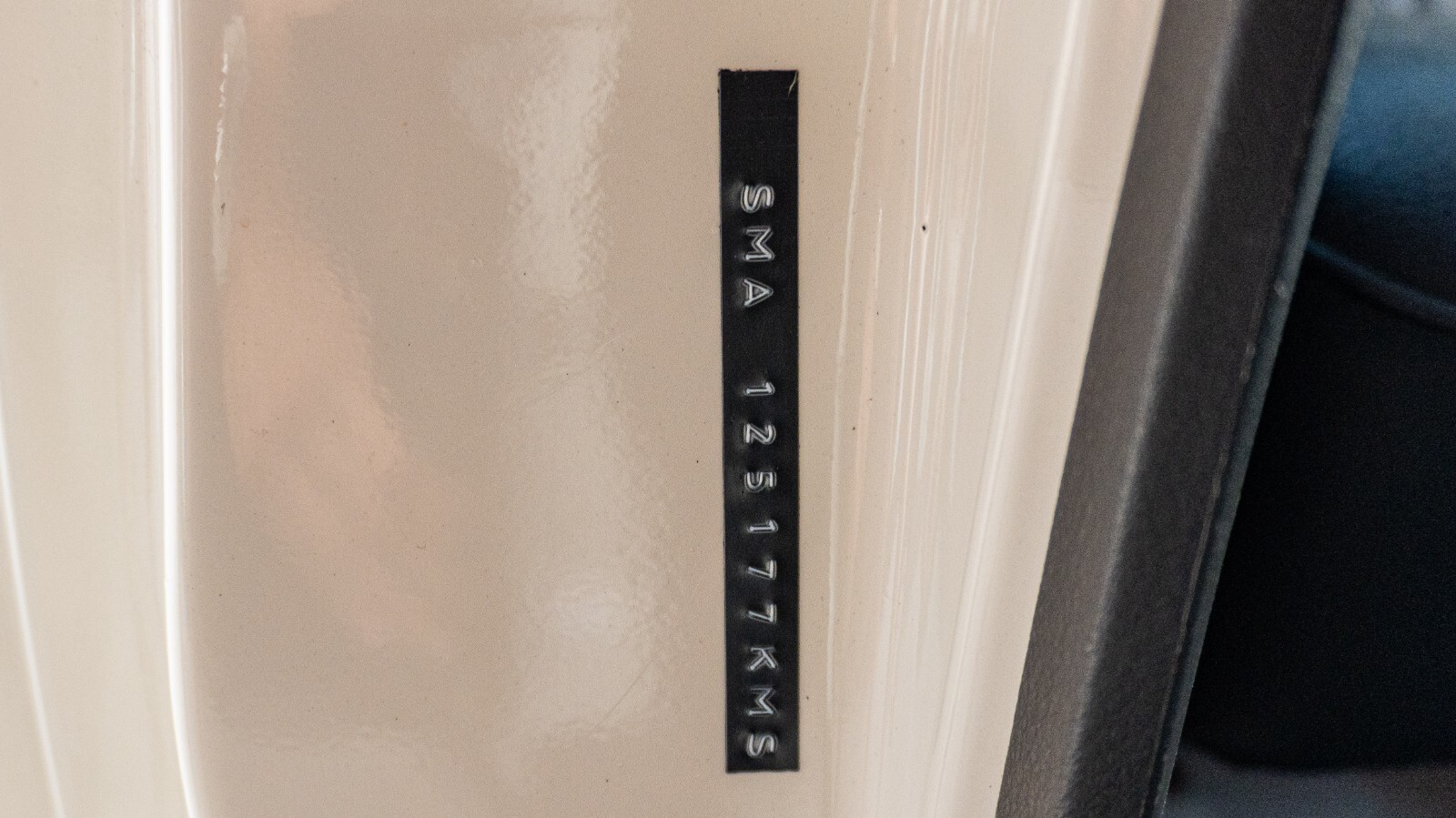 Mitsubishi-Mirage-1995-Hatchback-33