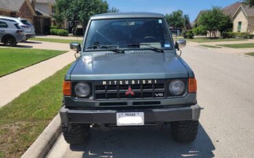 Mitsubishi-Montero-1991-green-1