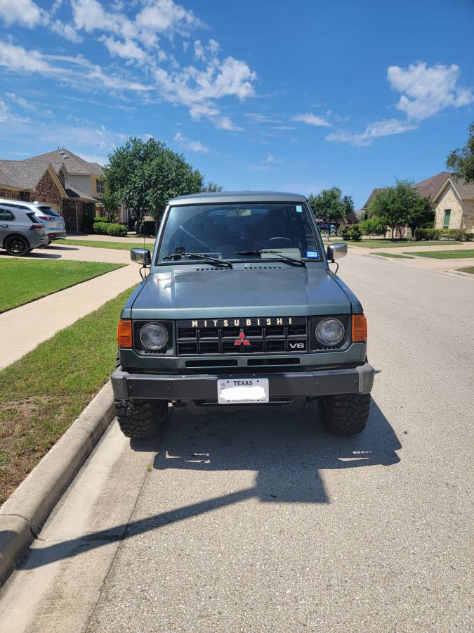 Mitsubishi-Montero-1991-green-1