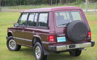 Mitsubishi-Montero-1991-red-1