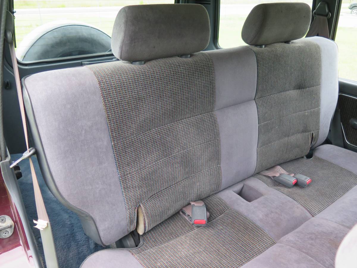 Mitsubishi-Montero-1991-red-14