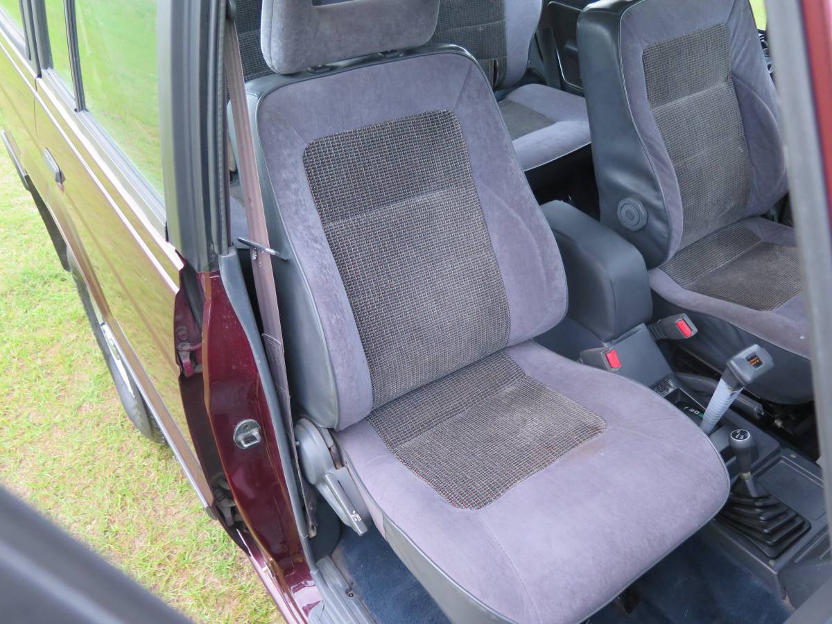 Mitsubishi-Montero-1991-red-15