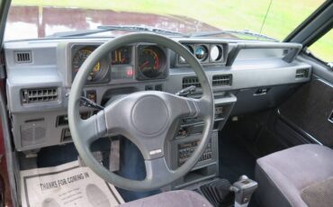 Mitsubishi-Montero-1991-red-16