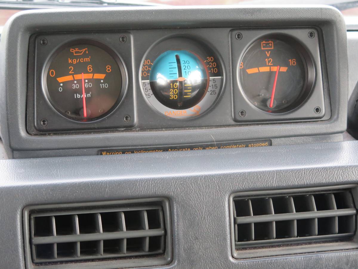 Mitsubishi-Montero-1991-red-18