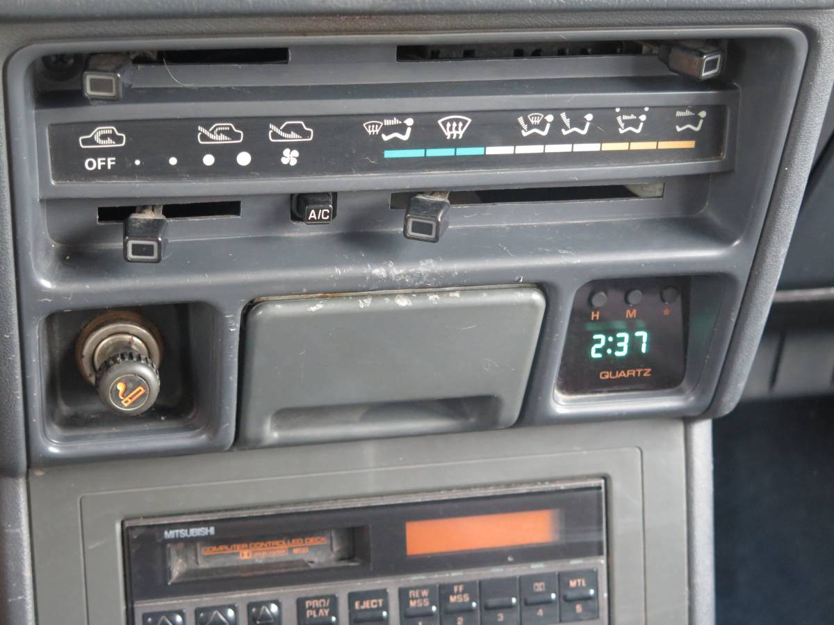 Mitsubishi-Montero-1991-red-19