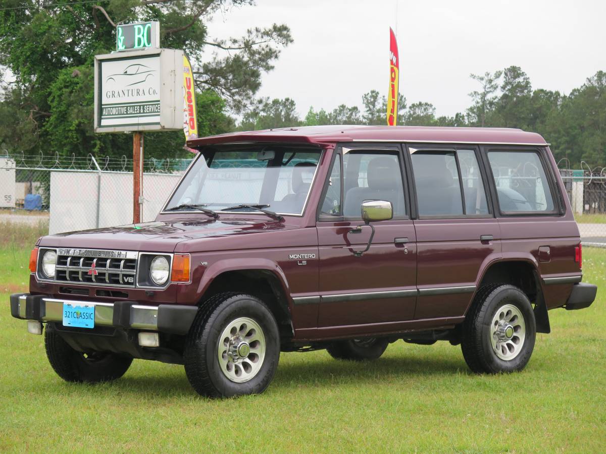 Mitsubishi-Montero-1991-red-3
