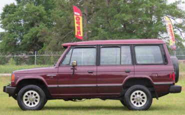 Mitsubishi-Montero-1991-red-4