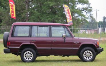 Mitsubishi-Montero-1991-red-8