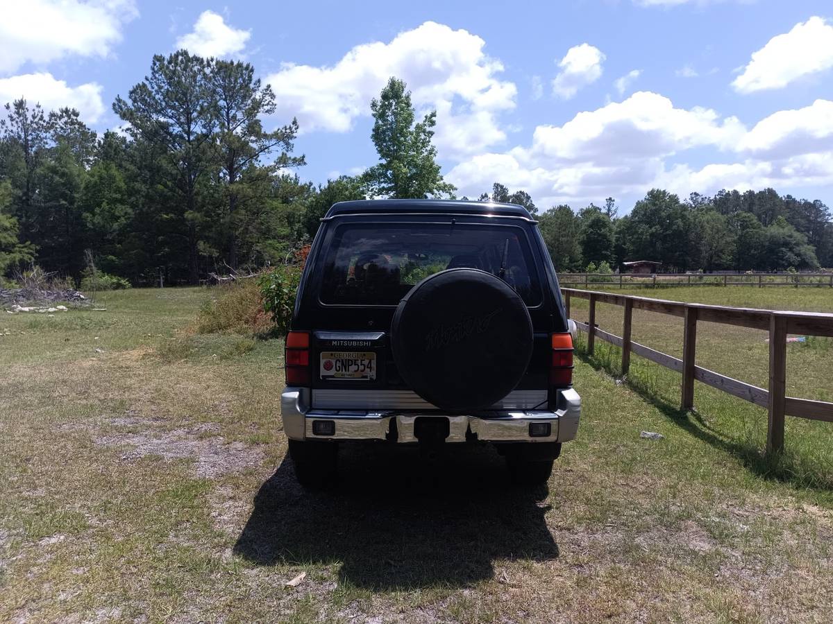 Mitsubishi-Montero-1994-custom-1