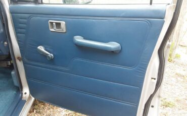 Mitsubishi-Montero-4x4-1990-silver-11