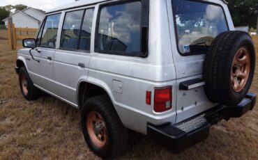 Mitsubishi-Montero-4x4-1990-silver-17