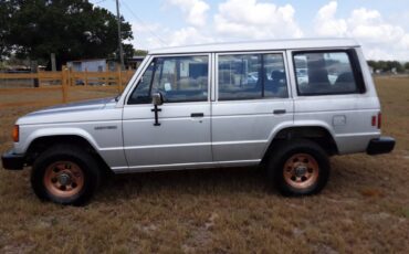 Mitsubishi-Montero-4x4-1990-silver-2