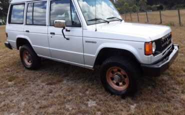 Mitsubishi-Montero-4x4-1990-silver-3