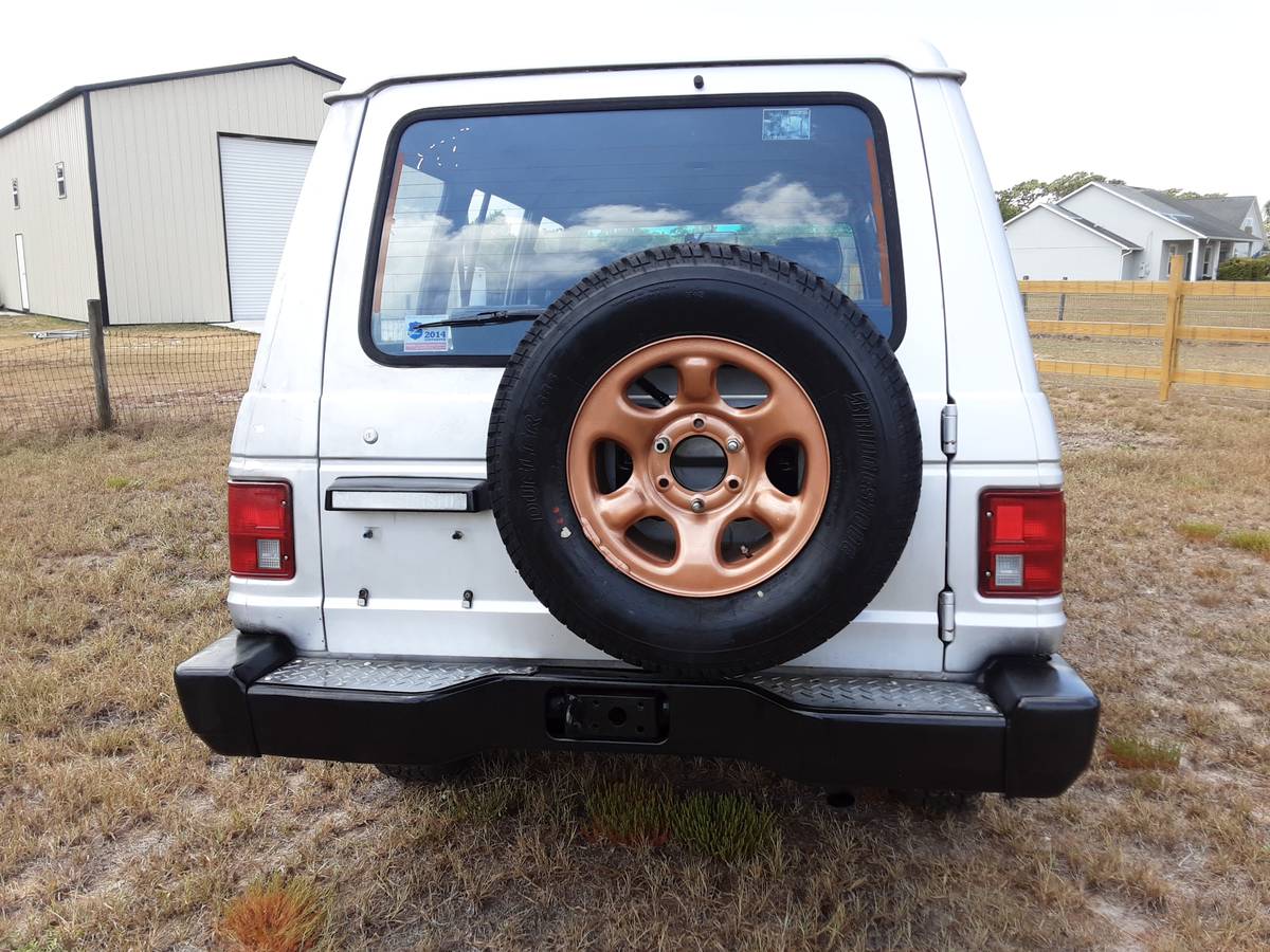 Mitsubishi-Montero-4x4-1990-silver