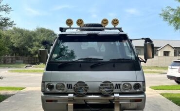 Mitsubishi-Other-1991-Van-Camper-14