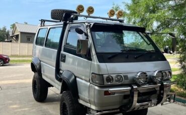 Mitsubishi-Other-1991-Van-Camper-2