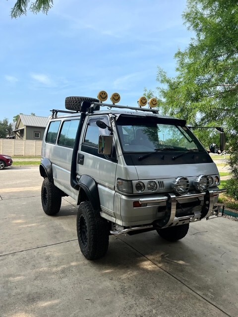 Mitsubishi-Other-1991-Van-Camper-2