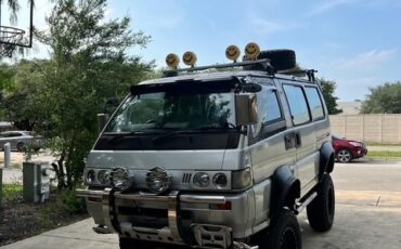 Mitsubishi-Other-1991-Van-Camper-24