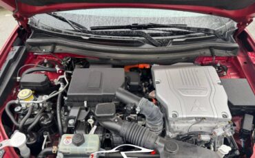 Mitsubishi-Outlander-hybrid-2022-red-10